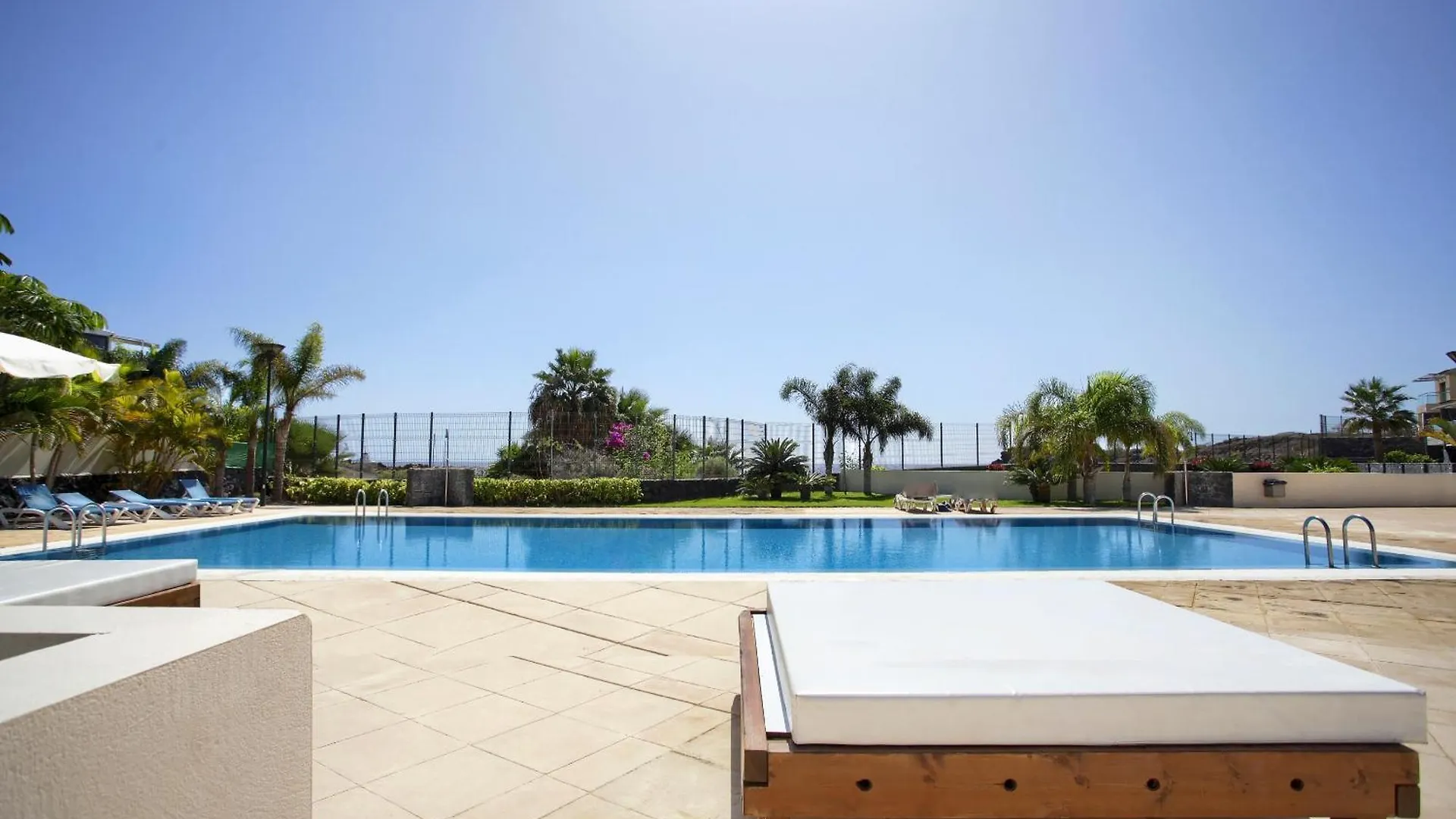 Atlantic Villa, Air Con, Fiber, Terrace Garden 圣米格尔德阿沃纳
